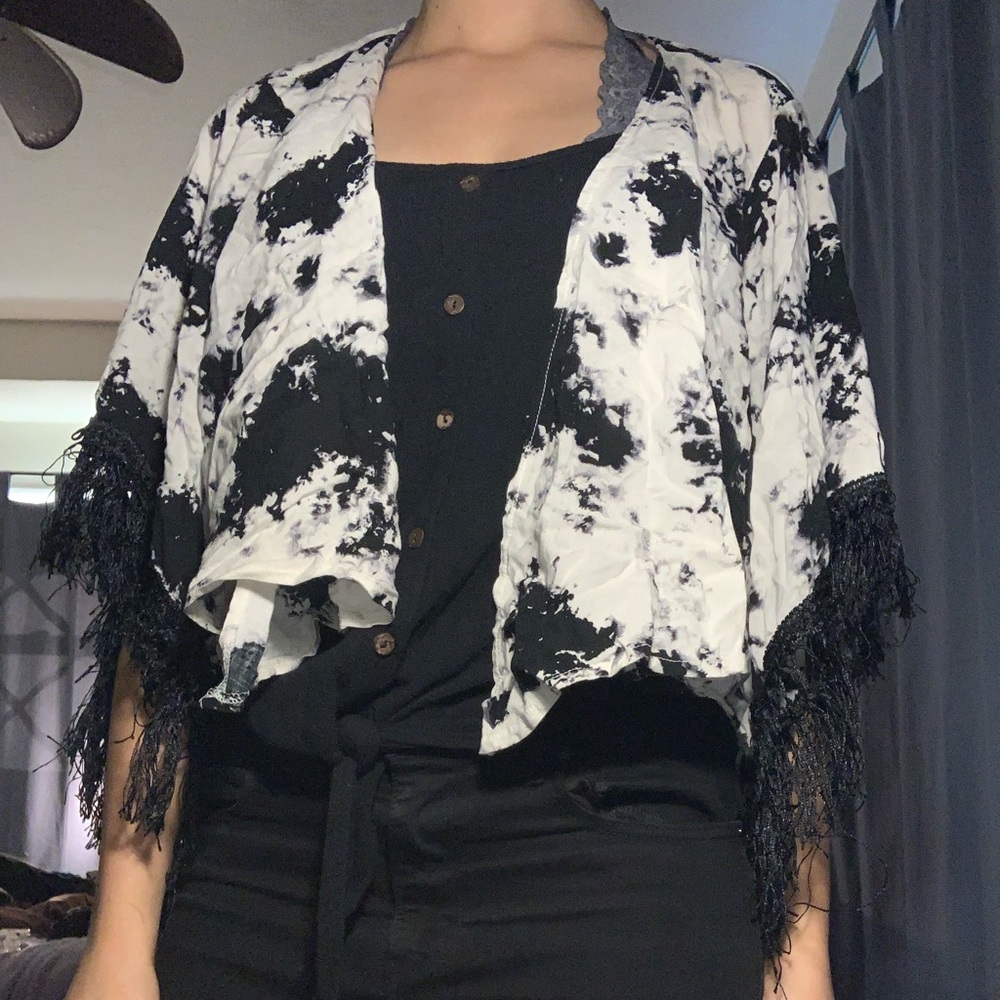 Fringed Black and White Shawl
